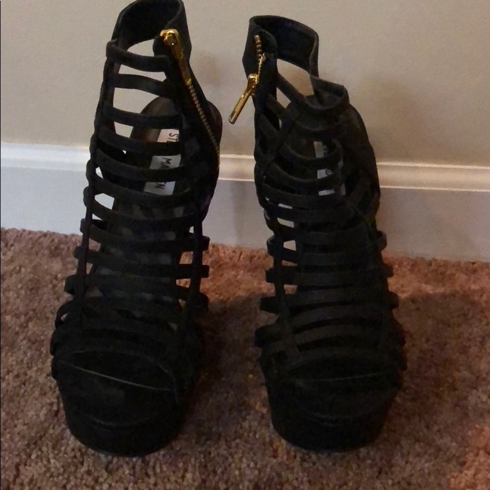 Black Wedges